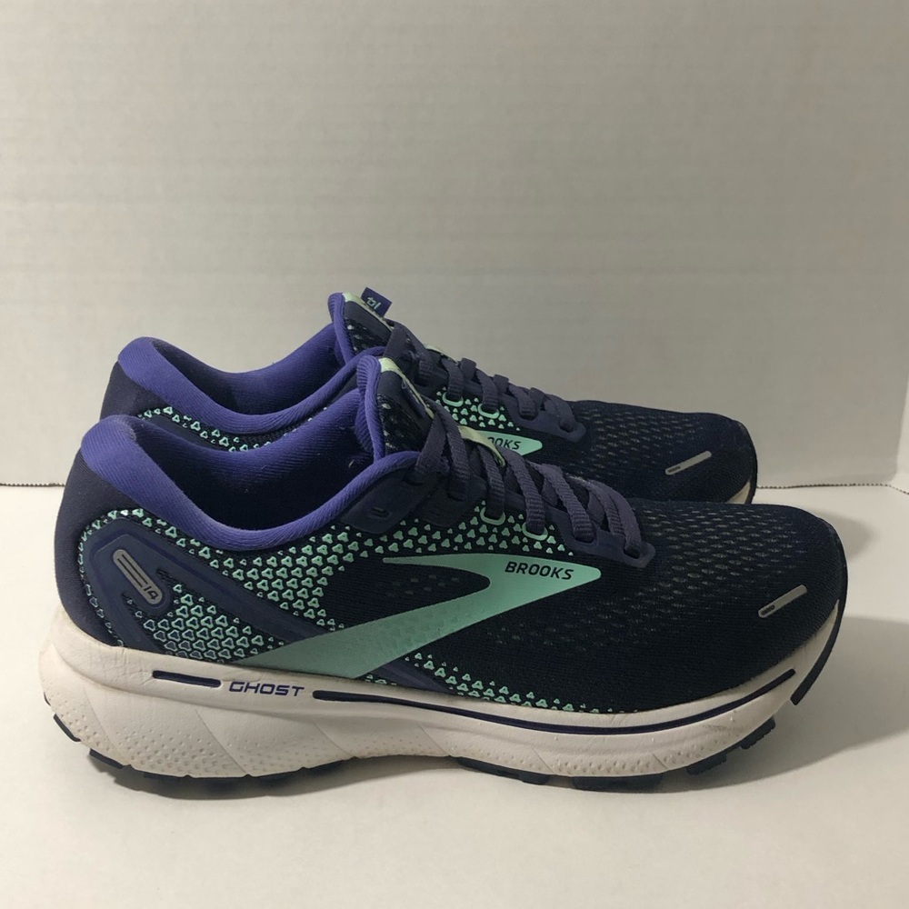 Brook’s Women’s Ghost 14 Neutral Running Shoe.Size 8.5